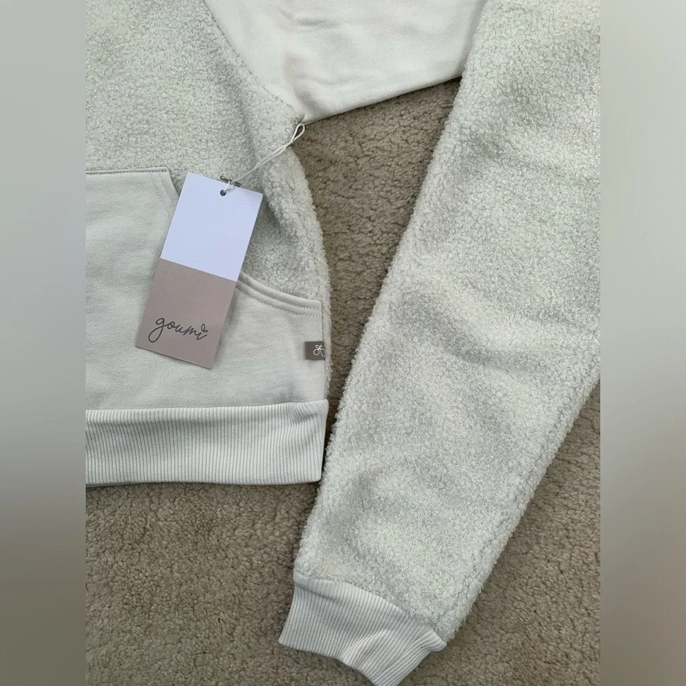 Goumi NWT Size 5T Sherpa Sweatsuit in Alabaster